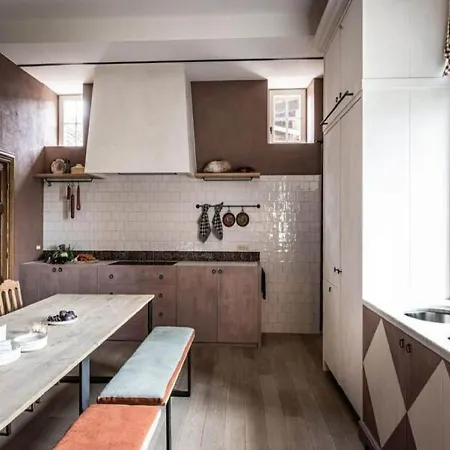 Modern In With Terrace * Schimmert