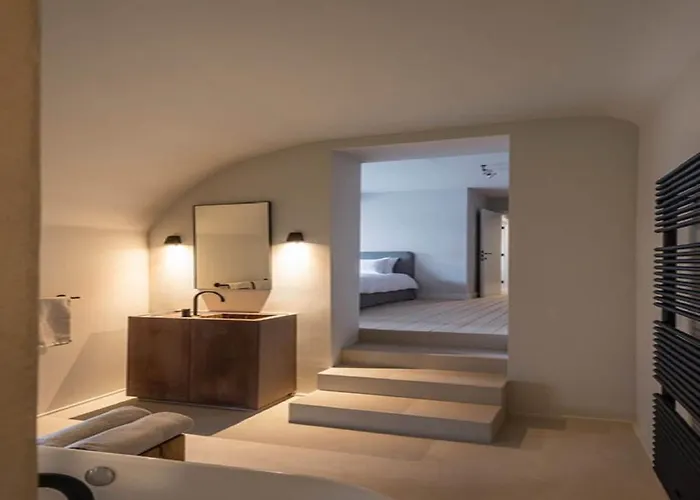 Vakantiehuis Stately 16-person Manor Farm In South Limburg