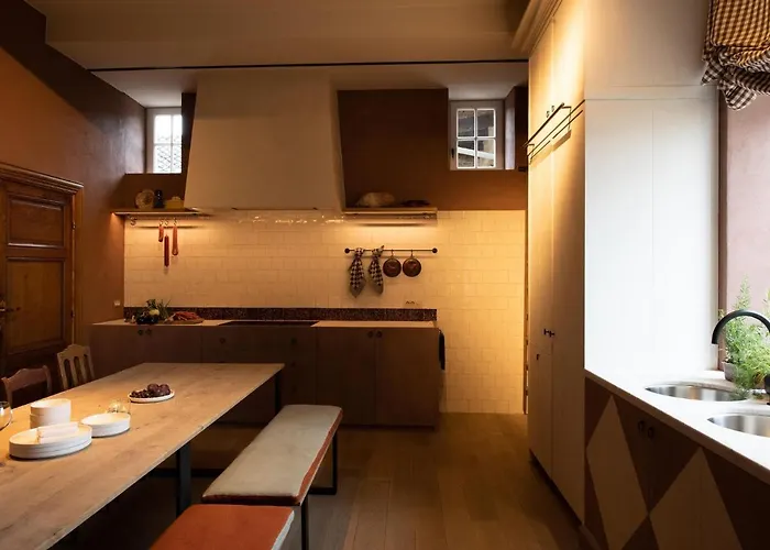 Stately 16-person Manor Farm In South Limburg Vakantiehuis