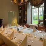 別荘 Stately 16-person Manor Farm In South Limburg