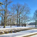 別荘 Stately 16-person Manor Farm In South Limburg *