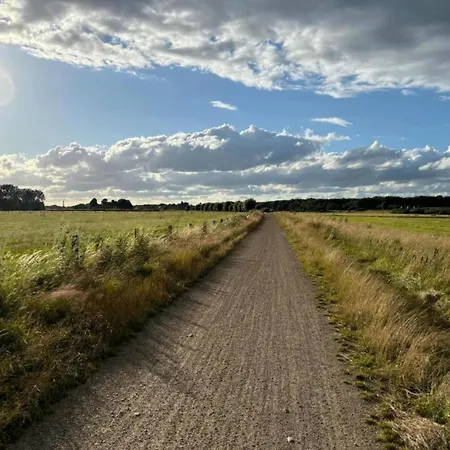Stately 16-person Manor Farm In South Limburg Дом отдыха Schimmert