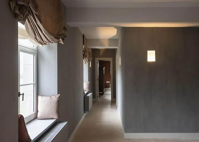 Дом отдыха Stately 16-person Manor Farm In South Limburg