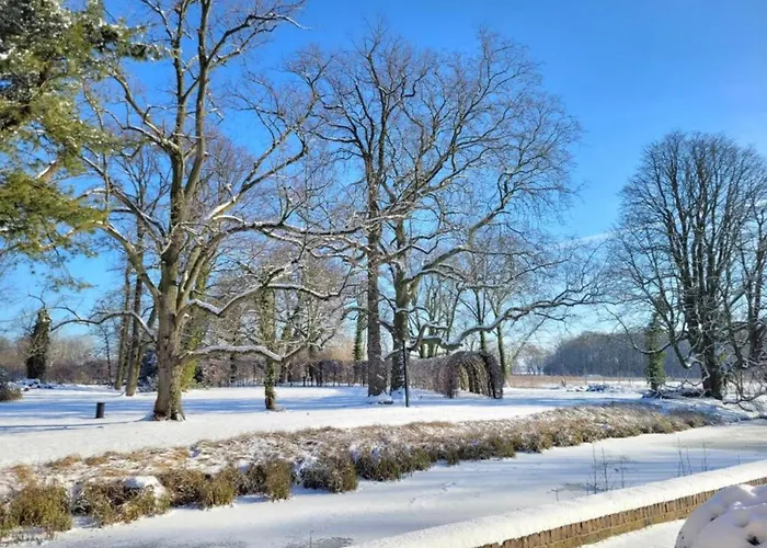 Дом отдыха Stately 16-person Manor Farm In South Limburg *